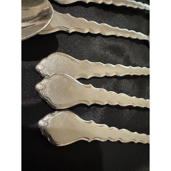 Oneida Community Stainless CELLO Flatware Set Betty Crocker 107 Pcs with Serving - Picture 13 of 14